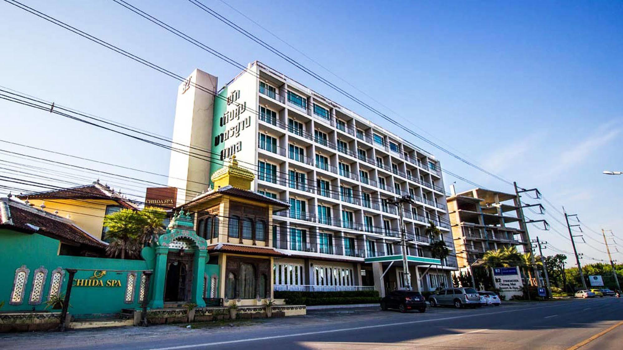 Khách sạn B2 Premier &